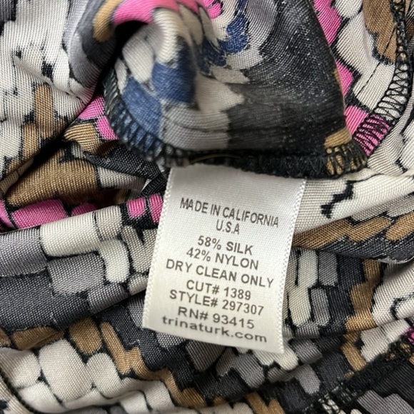 Trina Turk Geometric Print Silk Blouse Top Pink, Grey, Black Size M - Picture 8 of 8